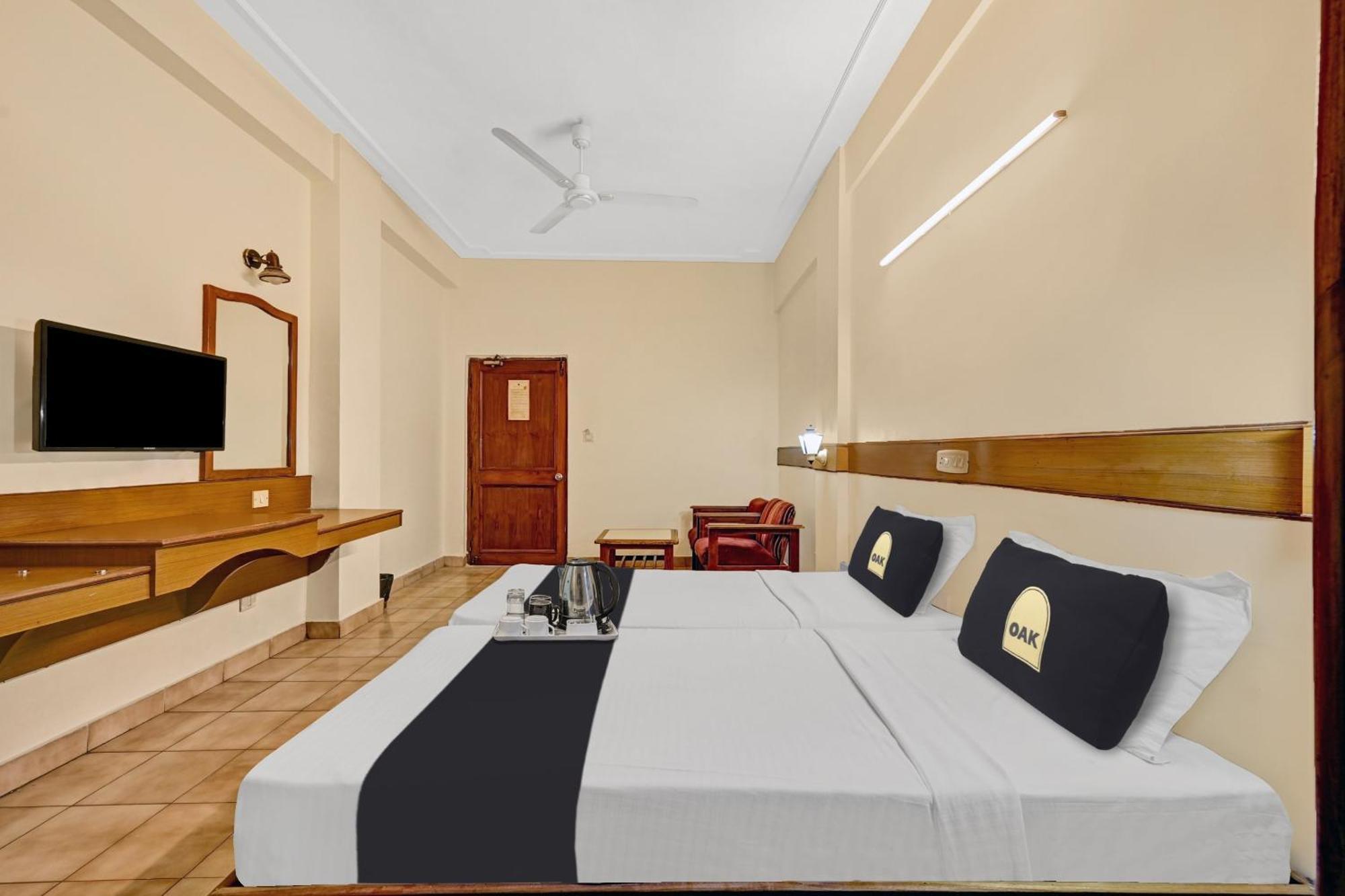 Super Townhouse Oak Hotel Belsons Taj Mahal Secundurabad Екстериор снимка
