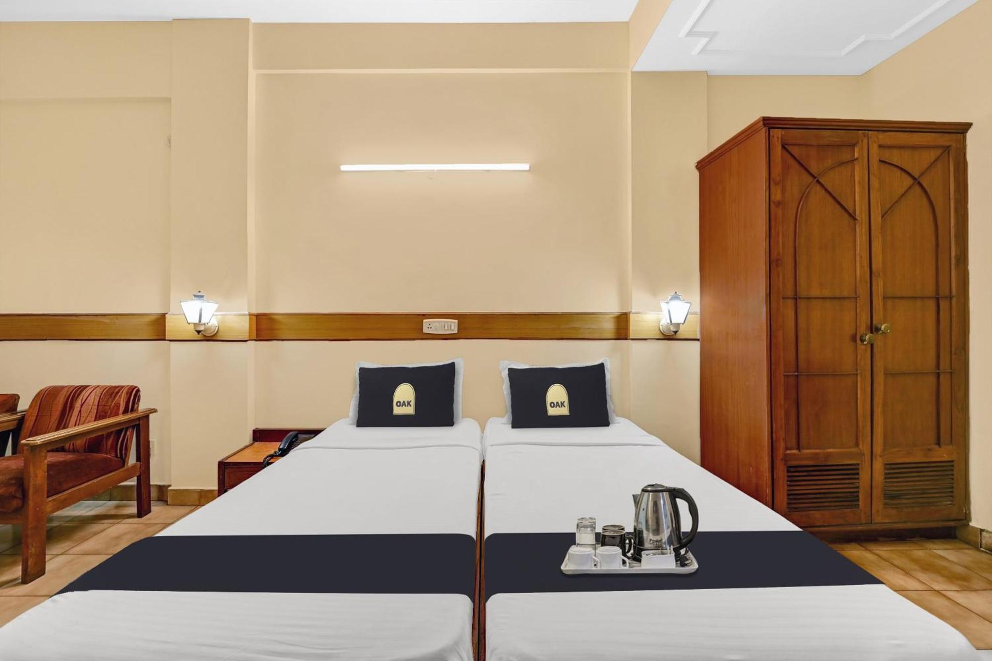 Super Townhouse Oak Hotel Belsons Taj Mahal Secundurabad Екстериор снимка